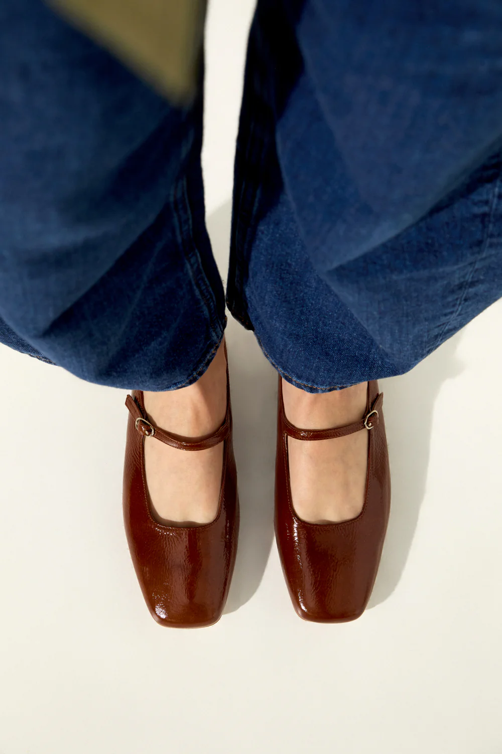 Aria Mule in Saddle-coloured Patent Leather - Image 4