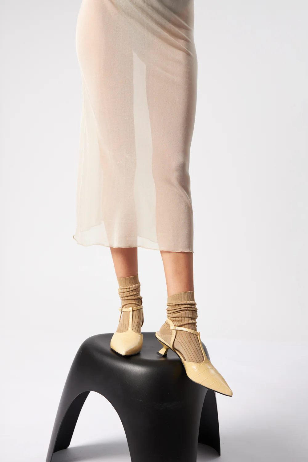 Camila Pumps in Vanilla croc-effect Leather - Image 2