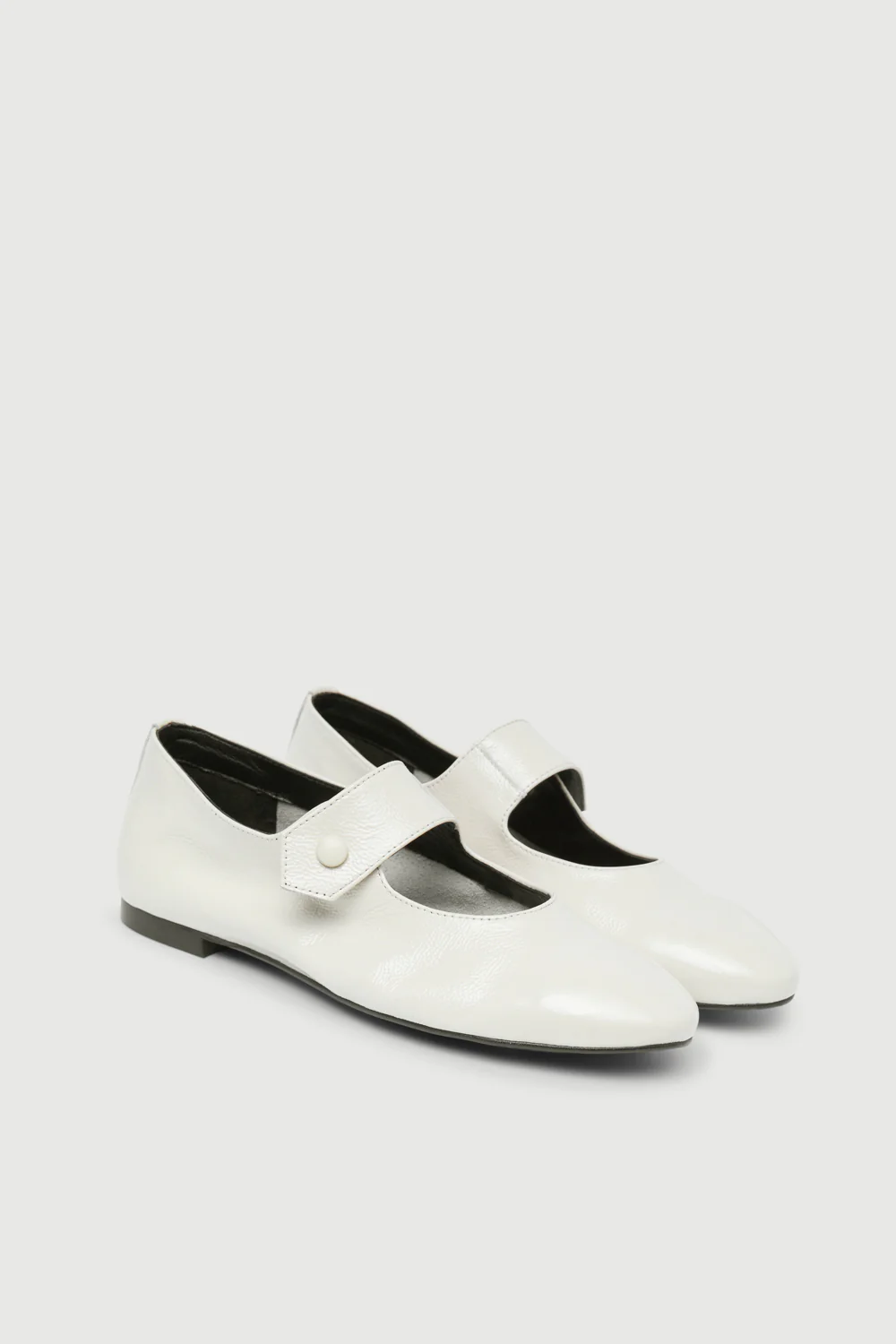 Greta Mary Janes in Cream Patent Leather - Image 3