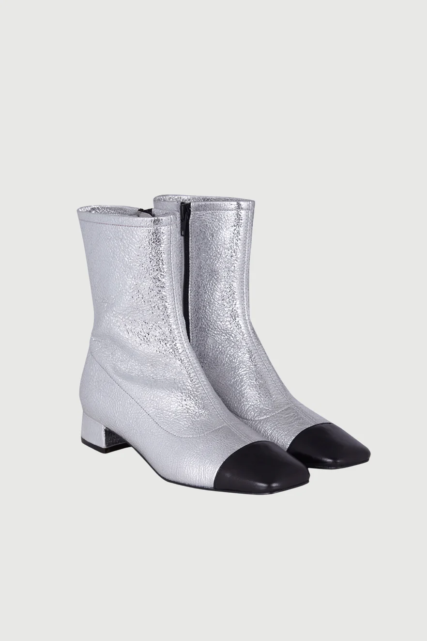 Laurie Ankle Boots in Silver Leather - Image 3