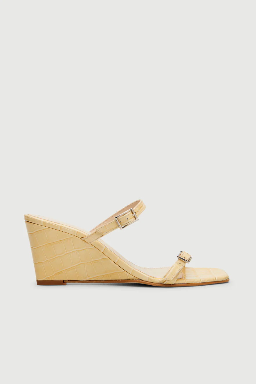Olivia Sandals in Vanilla croc-effect Leather