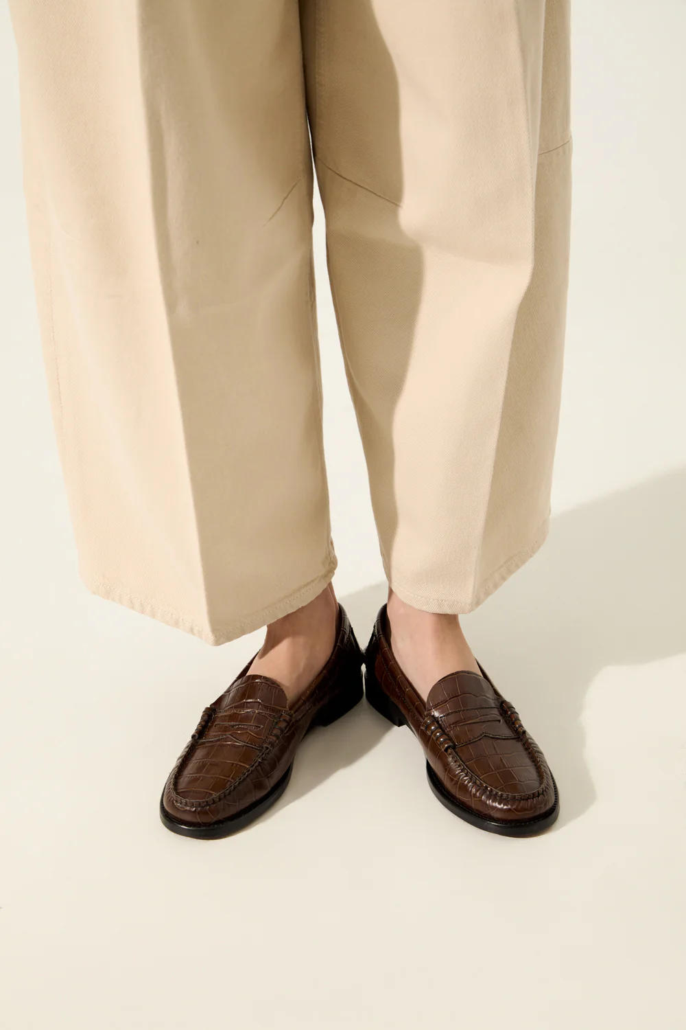 Zoe Loafers in Croc-effect Chocolate Leather - Image 4