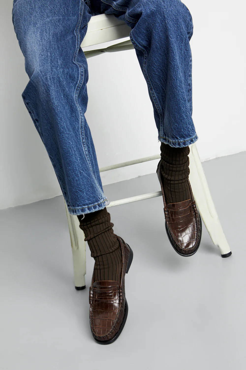 Zoe Loafers in Croc-effect Chocolate Leather - Image 6